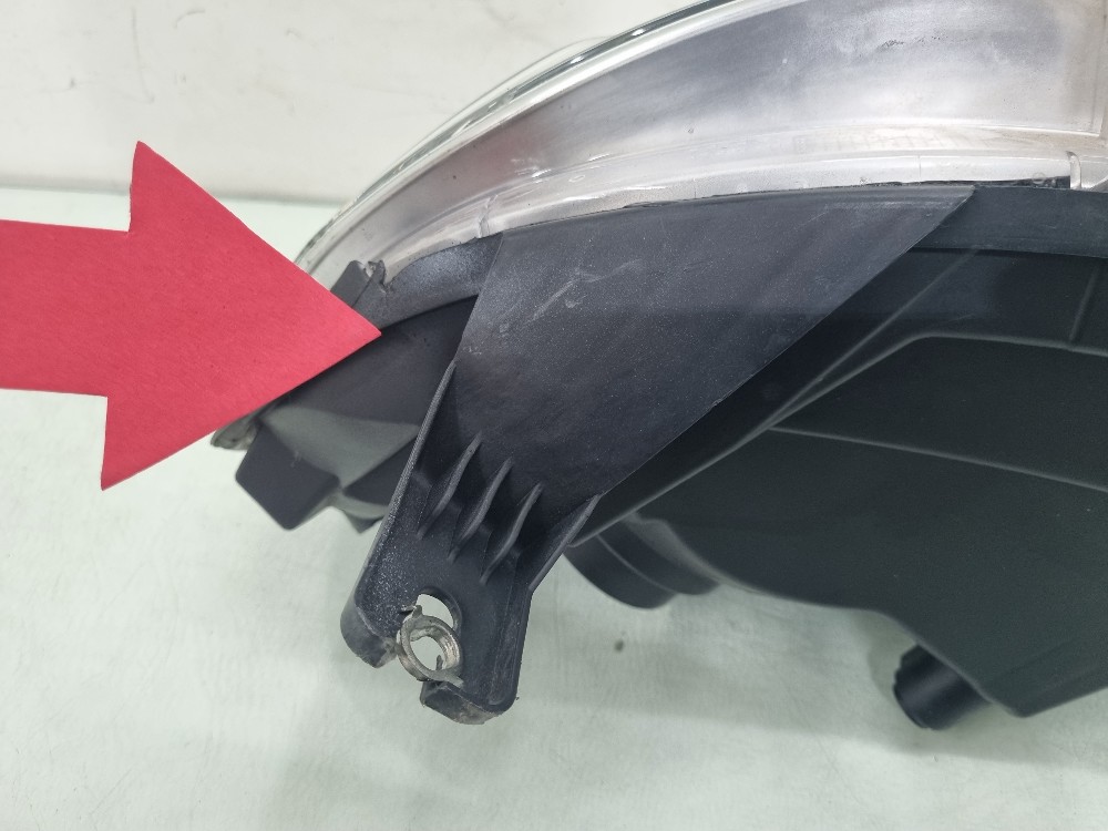 Farol direito cromado Fiat Uno drive 2016/2020 recuperado 8