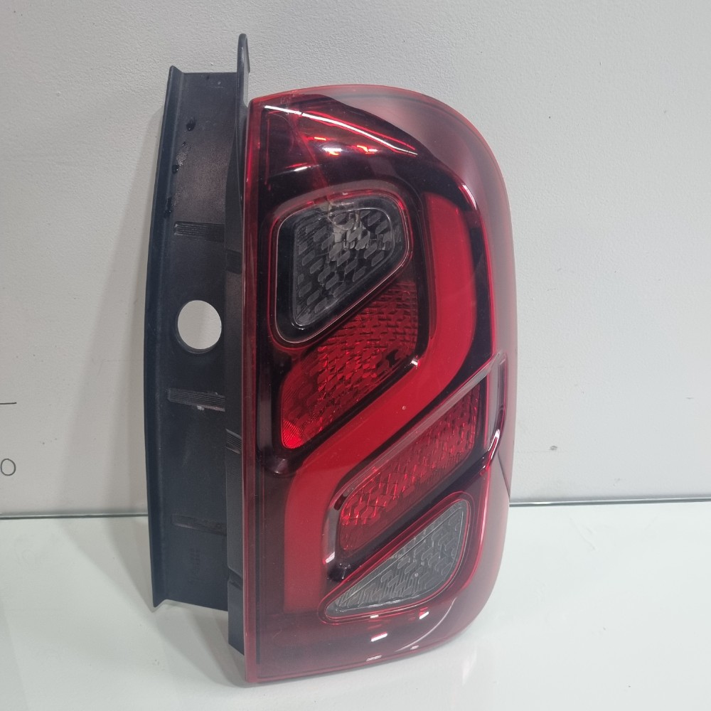 Lanterna Do Lado Direito Renault Duster Modelos 2016/2019 Direito/passageiro 1