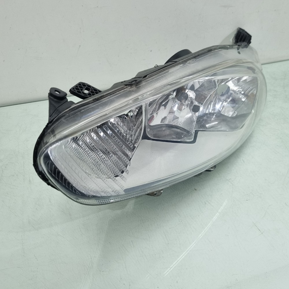 Farol Esquerdo Cromado Ford New Fiesta 2014/2019 Recuperado. Esquerdo/motorista 2