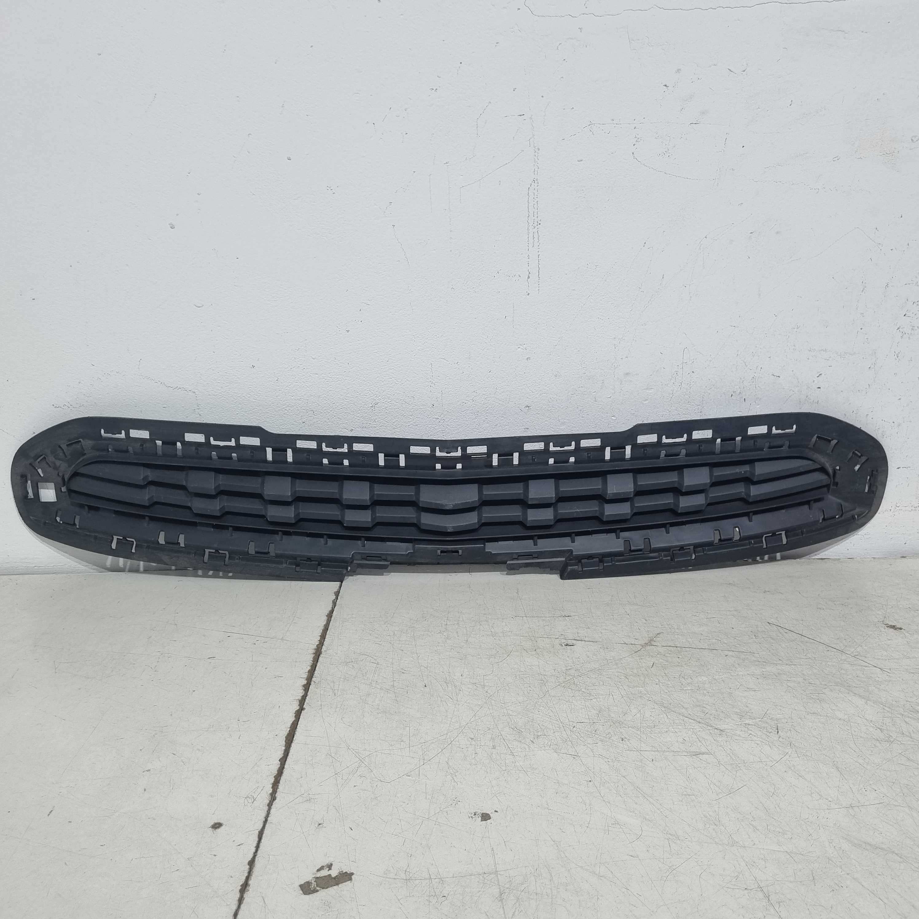 Grade Superior Para-choque Chevrolet Spin Modelos 2013/2018 Preta 1
