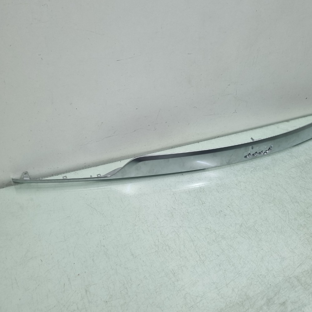 Friso Da Tampa Traseira Jeep Commander 2002/2025 Usado 2