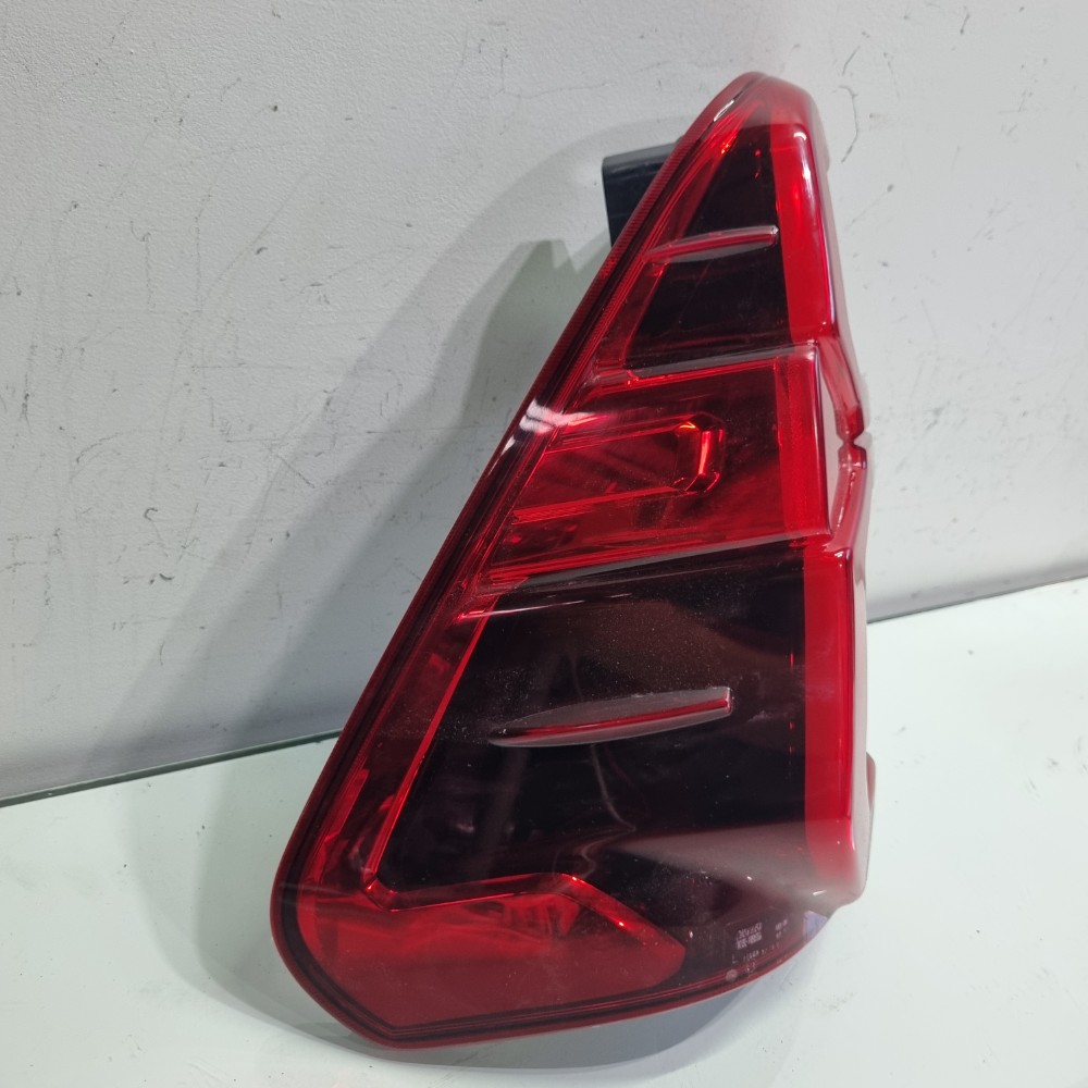 Lanterna Do Lado Direito Toyota Hilux Modelos 2016/2023 Direito/passageiro 2