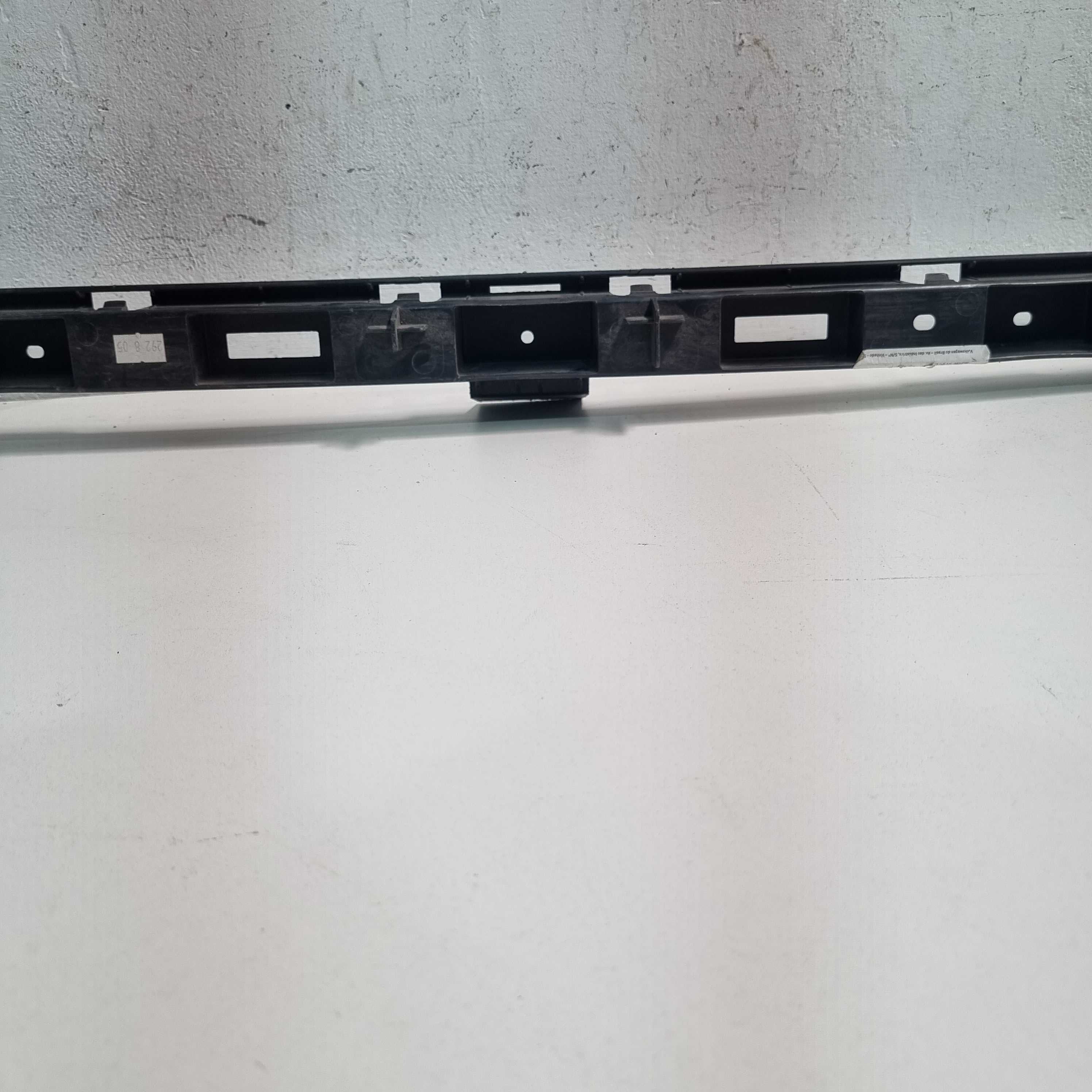 Guia Central Do Parachoque Traseiro Volkswagen Fox 2015/2020 3