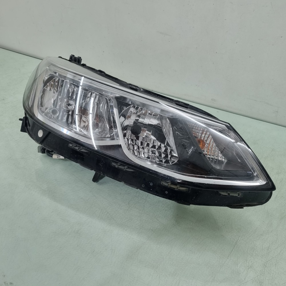 Farol Lado Direito Chevrolet Cruze 2017/2023 Direito/passageiro 3