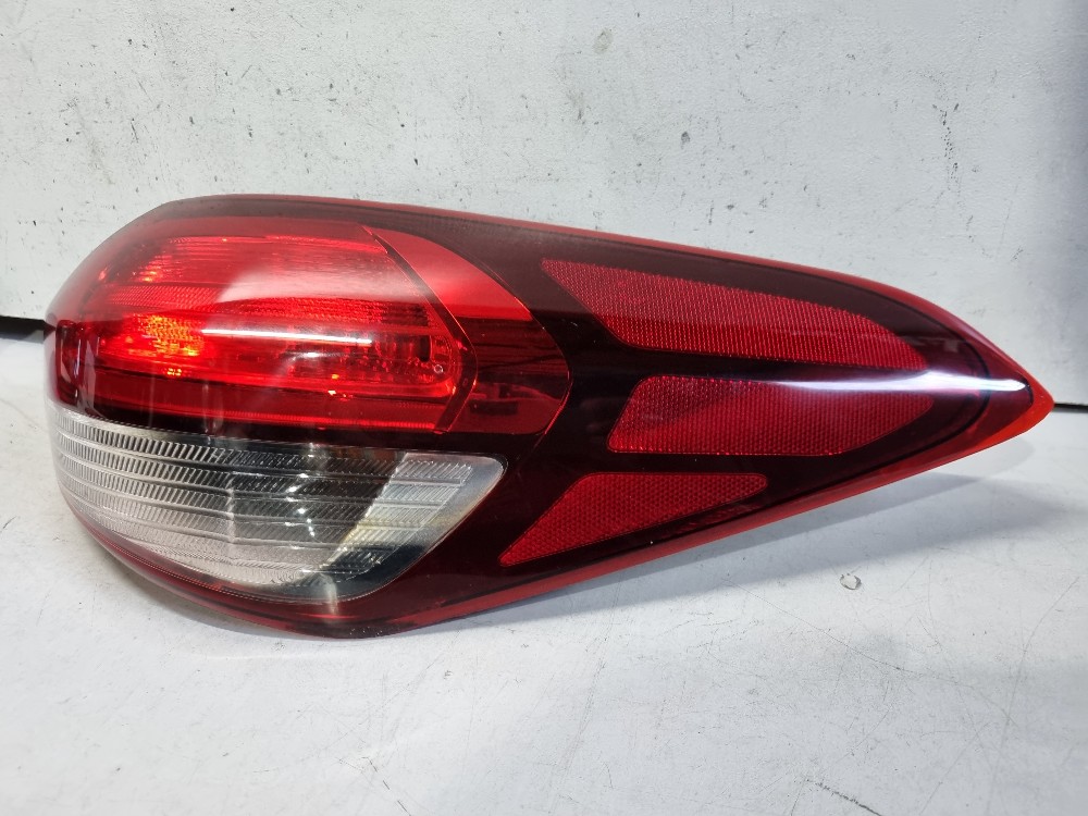 Lanterna  Direita  Kia Cerato 2017/2019 Seminovo E Original. 2