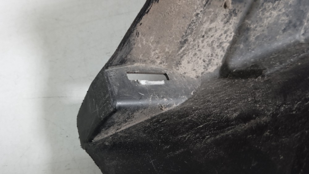 Guia Lado Esq Dianteiro Do P/c  Mercedes C180 2013/2016 Usad 2