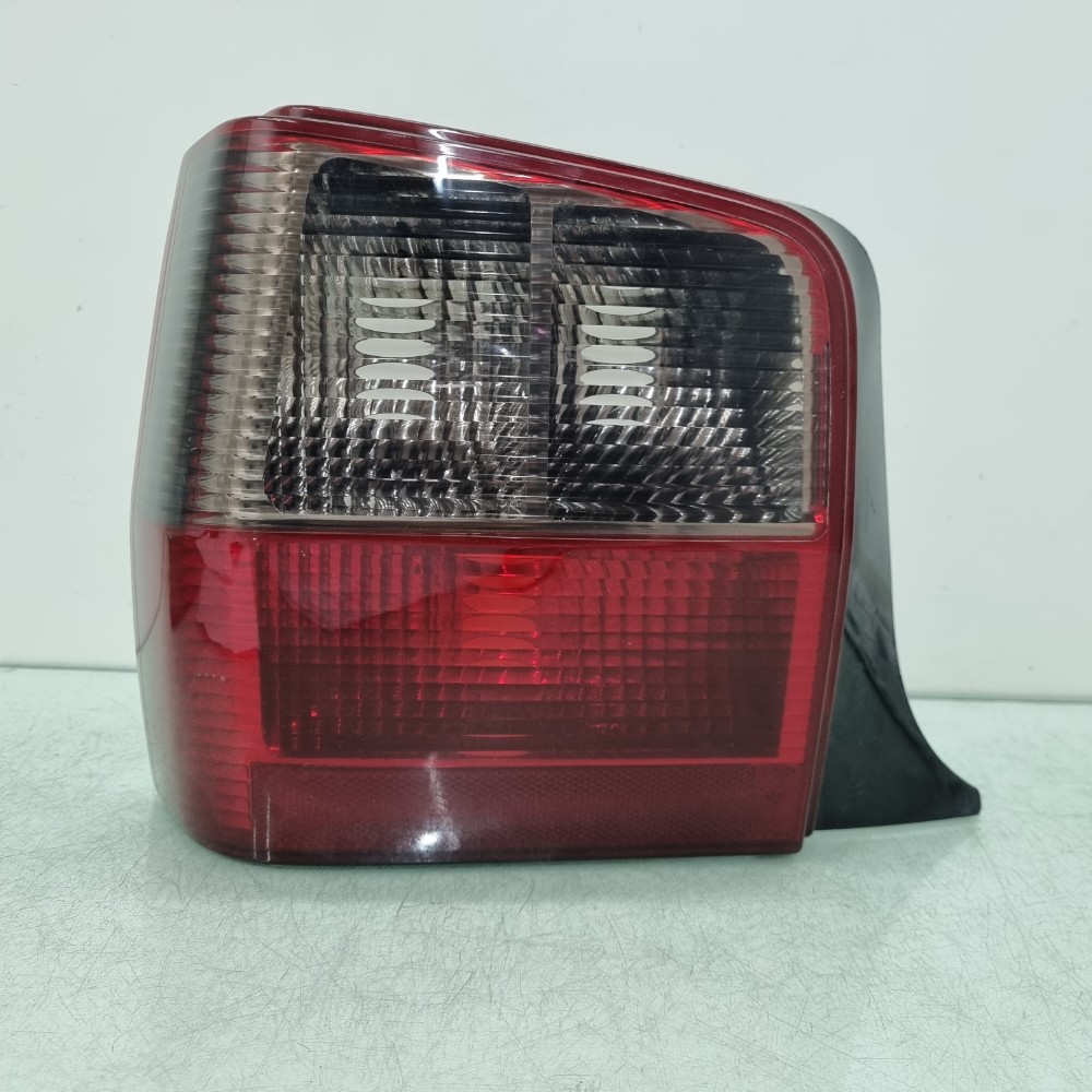 Lanterna Fumê Do Lado Esquerdo Fiat Uno Modelos 2007/2012 Esquerdo/motorista 1