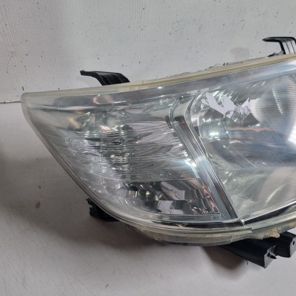 Farol Do Lado Direito Toyota Hilux Modelos 2012/2015 Direito/passageiro 1