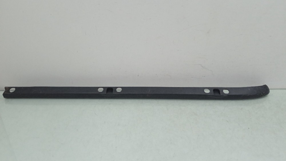 Friso Moldura Direito Da Caçamba Chevrolet Montana 2008/2012 3