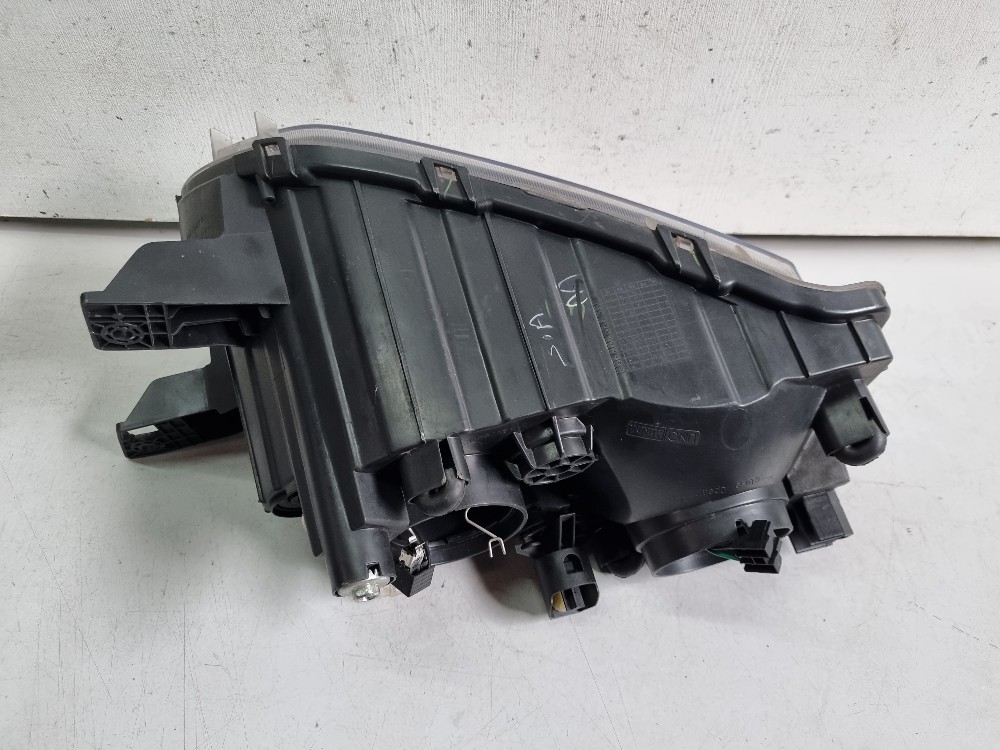 Farol Esquerdo Inferior Do Renault Kwid 2022/2025 Seminovo. 5