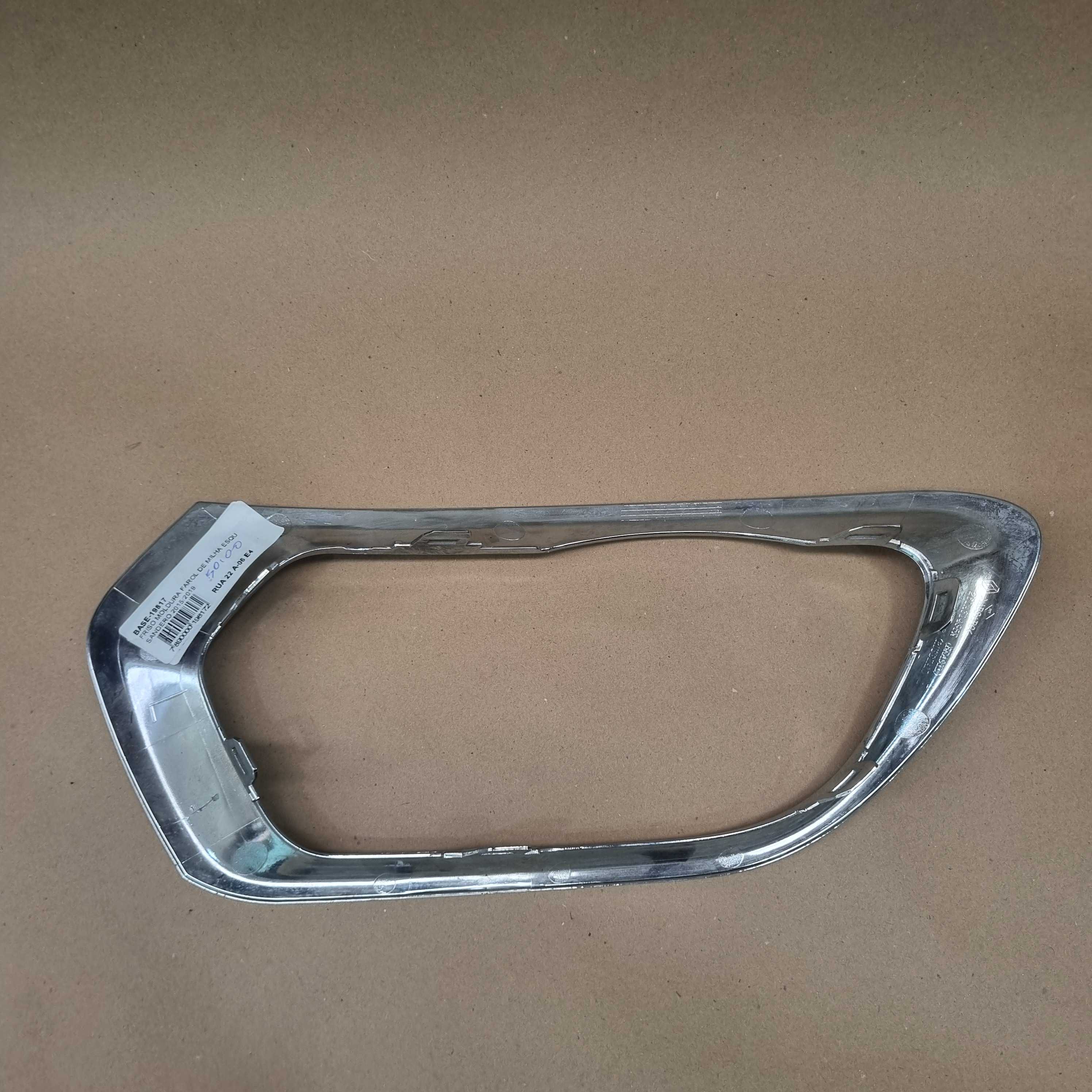 Friso Moldura Farol Milha Esquerdo Renault Sandero 2015/2019 Cromado 2