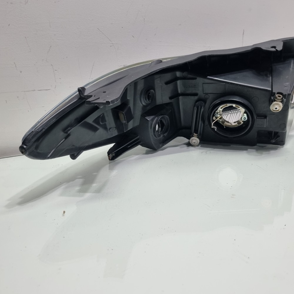 Farol Do Lado Esquerdo Chevrolet Onix Modelos 2015/2018 Esquerdo/motorista 7