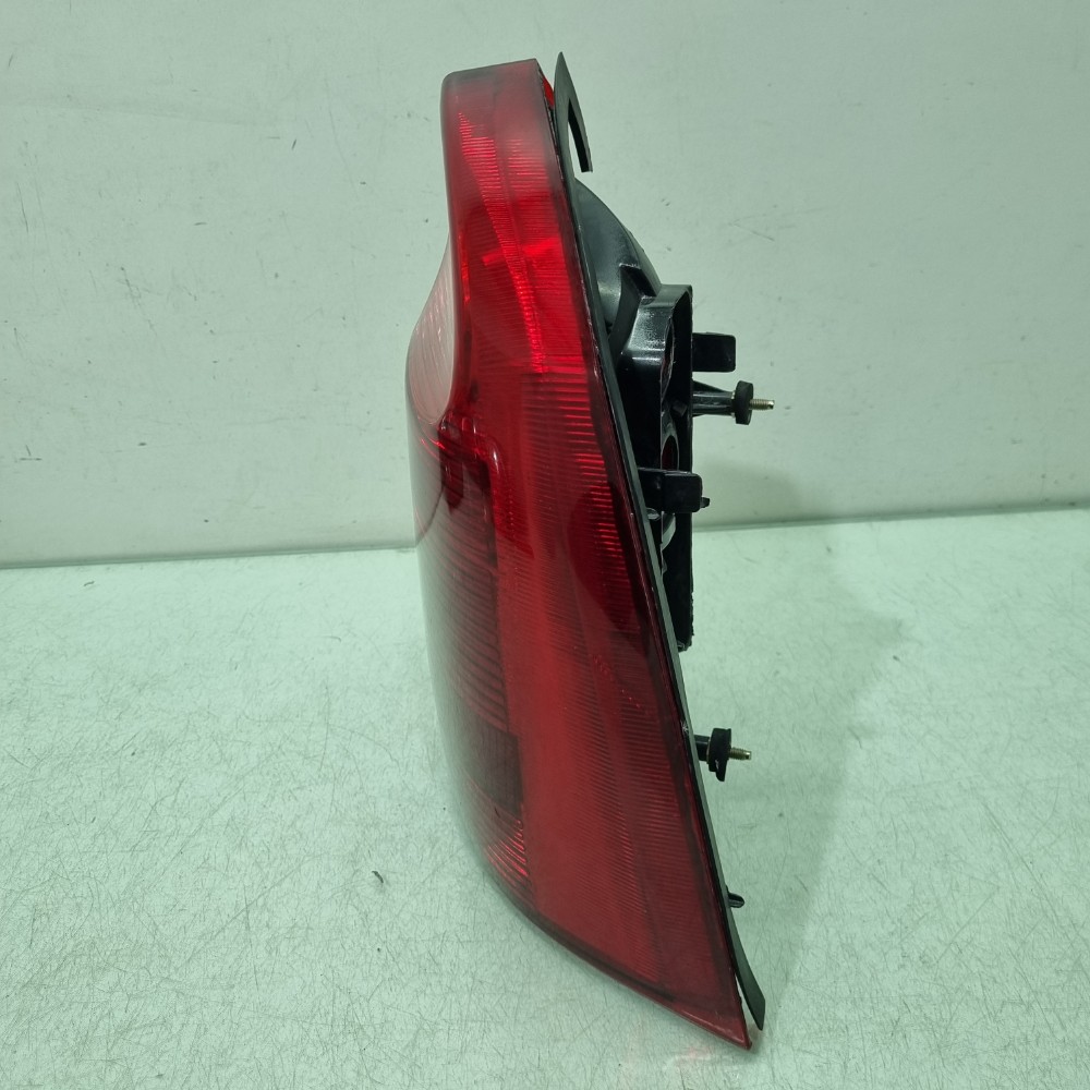 Lanterna Direita Chevrolet Corsa Sedan Rose 2007/2012 Direito/passageiro 2