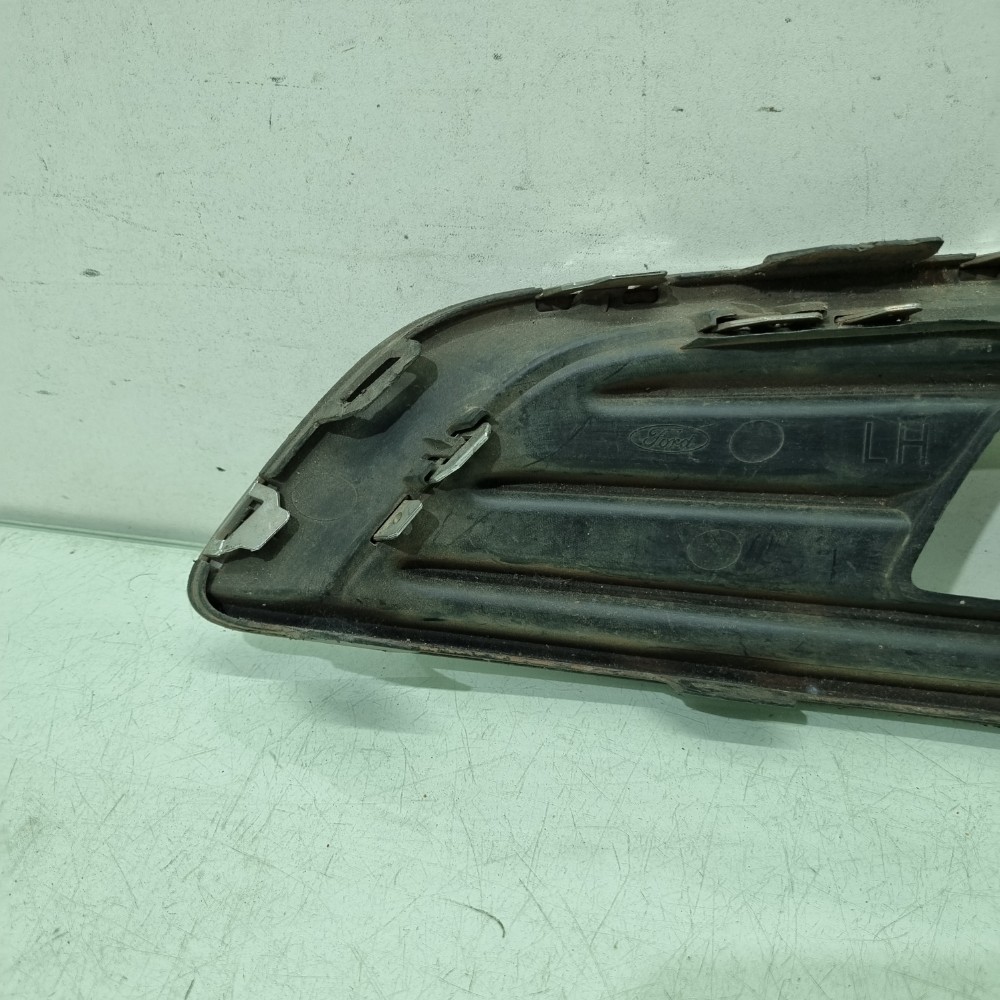 Moldura Cibié Esquerdo Ford Focus Modelos 2016/2020 Preto Esquerdo 7