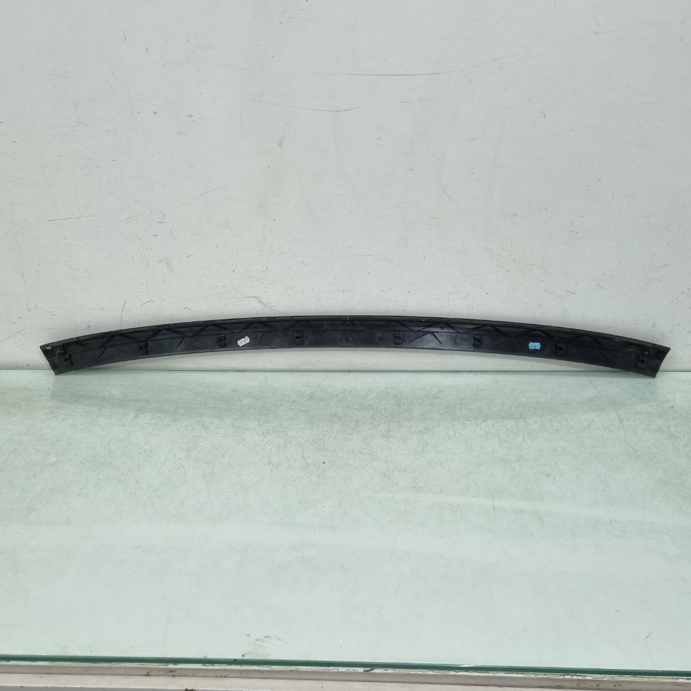 Moldura Superior Tampa Tras Vw Saveiro 2012/2017 Recuperado. 4