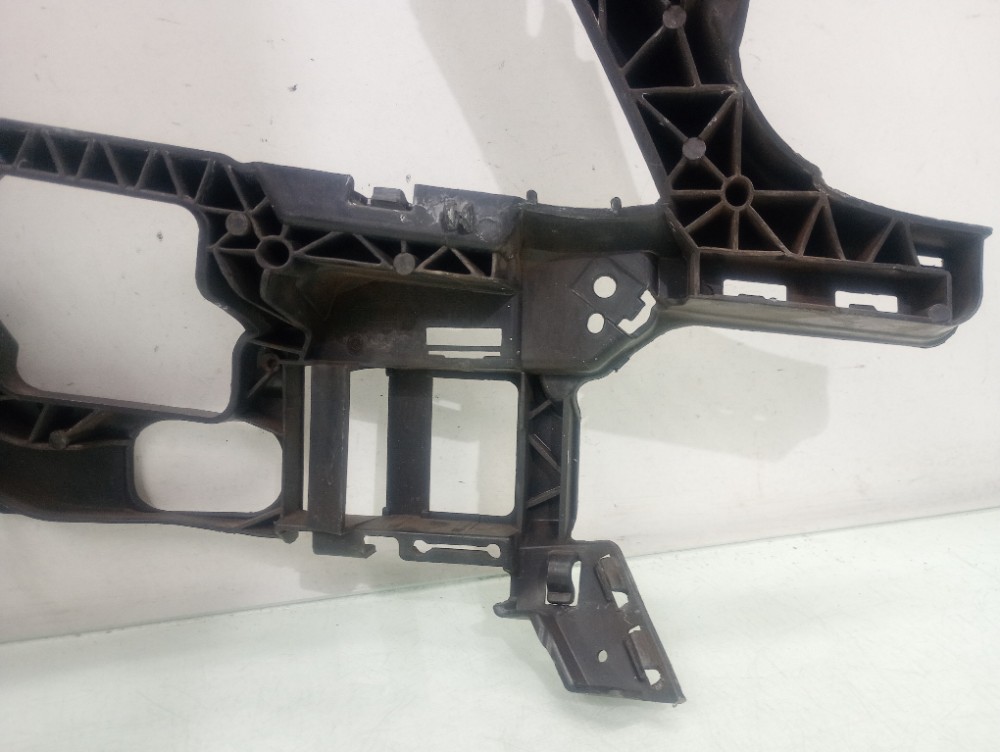 Guia Do Farol Esquerdo Mercedes C200 C180 2014/2018 Usado 7