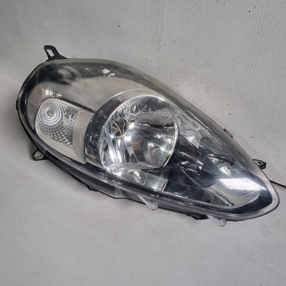 Farol Do Lado Direito Fiat Punto Modelos 2013/2017 Direito/passageiro 2