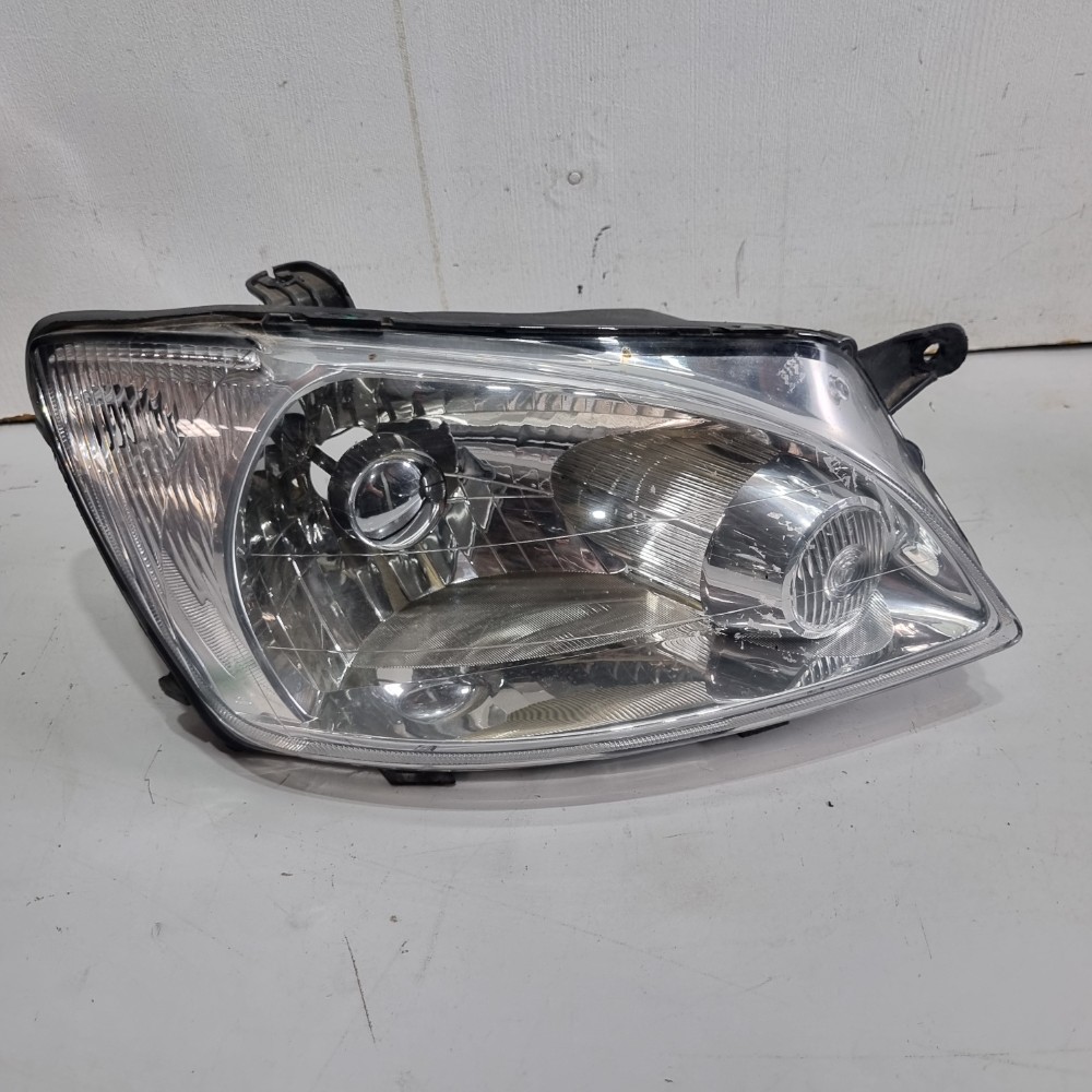 Farol Do Lado Direito Chevrolet Classic Modelos 2010/2013 Direito/passageiro 1