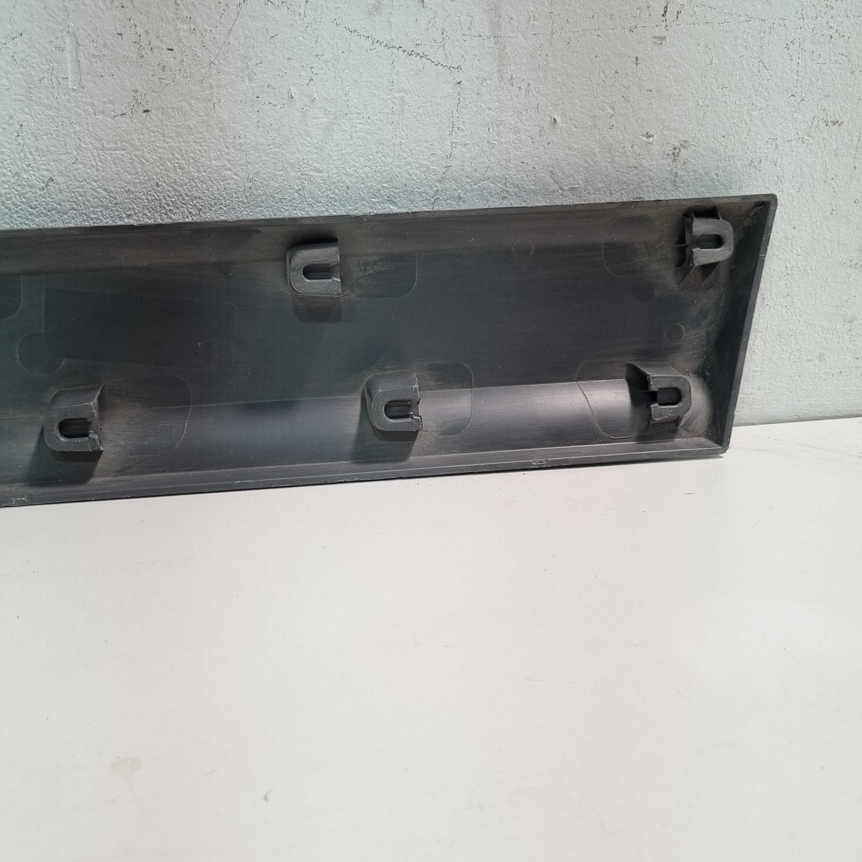 Friso Da Porta Tras Direita Fiat Strada Adventure 2012/2015 Preto 6