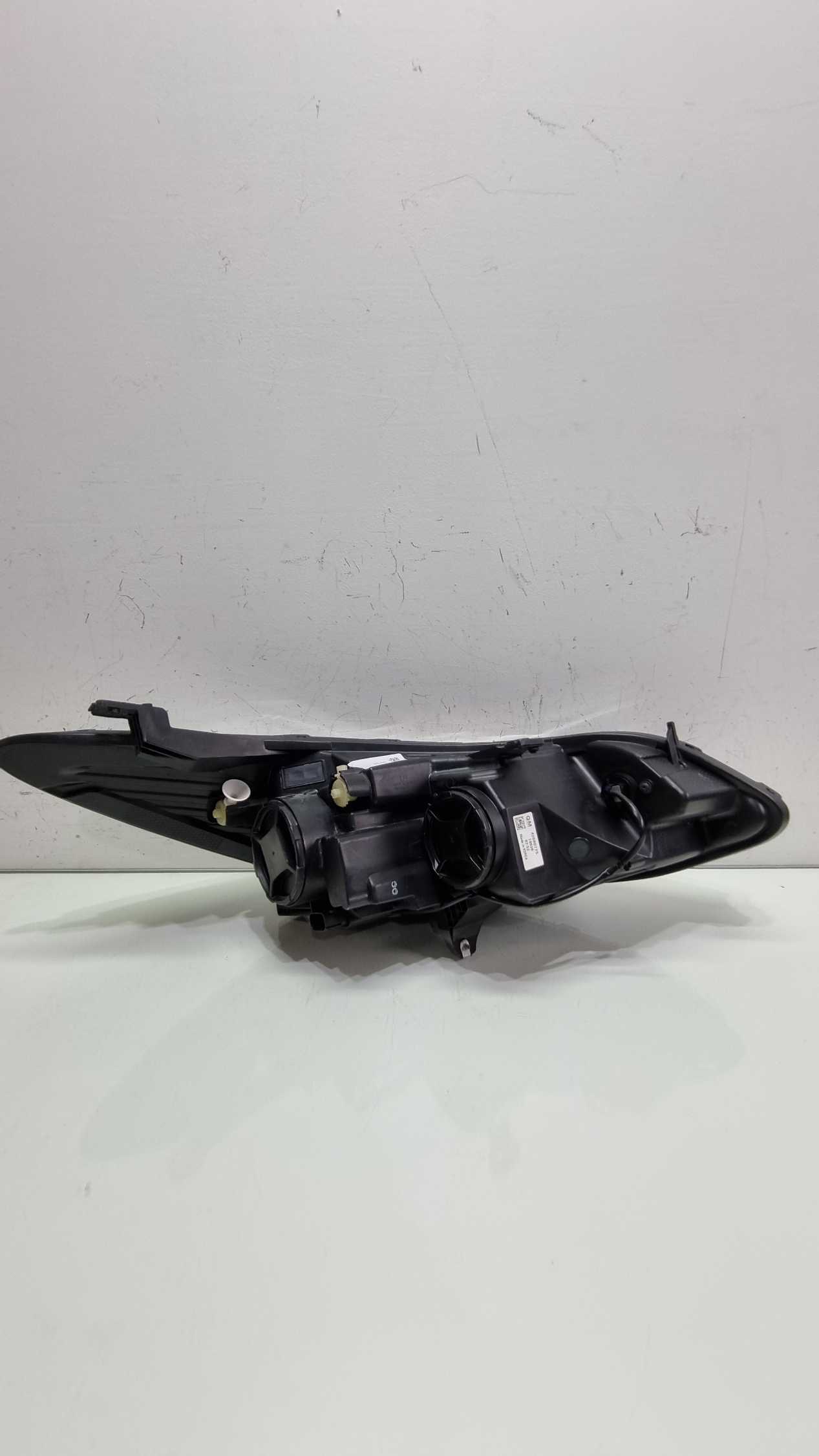 Farol lado esquerdo Chevrolet Cruze 2017/2022 2