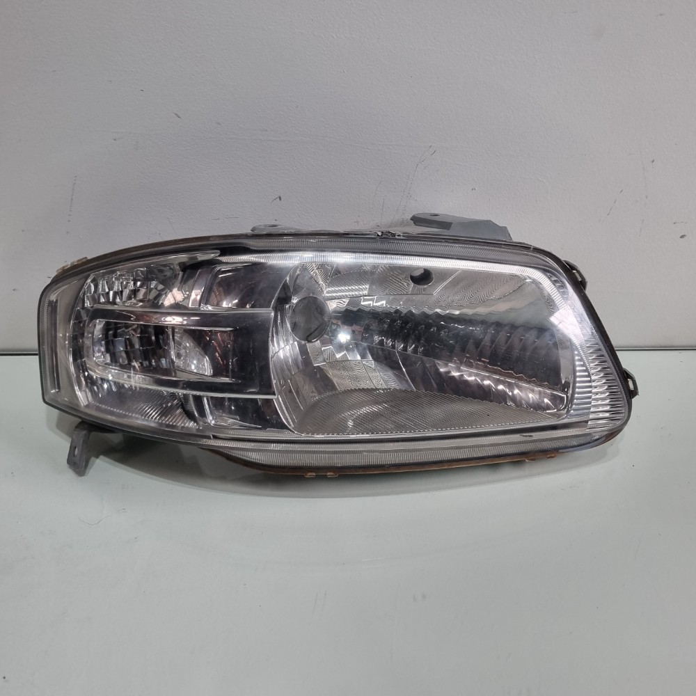Farol Do Lado Direito Volkswagen Gol Modelos 2006/2010 Direito/passageiro 1