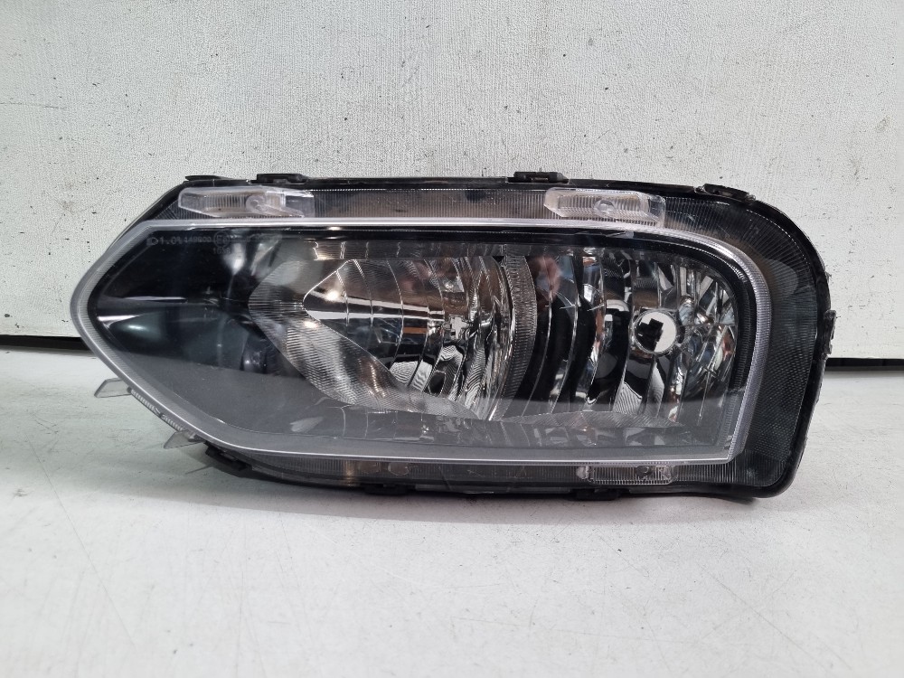 Farol Esquerdo Inferior Do Renault Kwid 2022/2025 Seminovo. 1