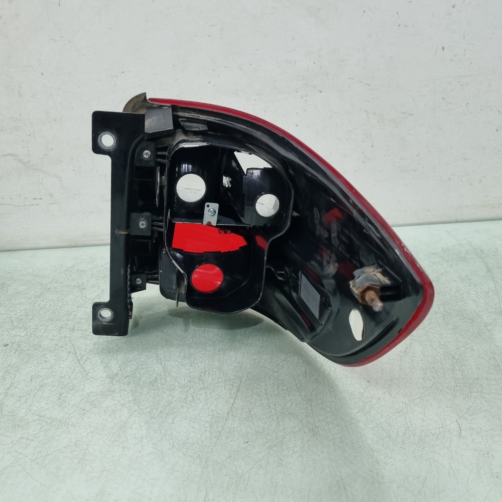 Lanterna Do Lado Esquerdo Fiat Strada Modelos 2014/2019 Esquerdo/motorista 3