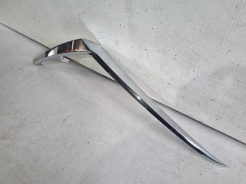 Friso Esquerdo Da Grade Nissan Kicks 2021/2024 Semi-novo 3