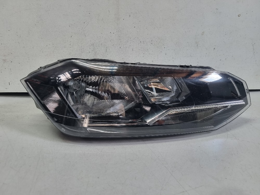 Farol Direito  Friso Cromado  Vw Polo  2017/2021 Recuperado. 1