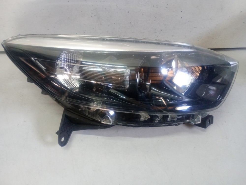 Farol Do Lado Direito Renault Captur Modelos 2017/2020 Direito/passageiro