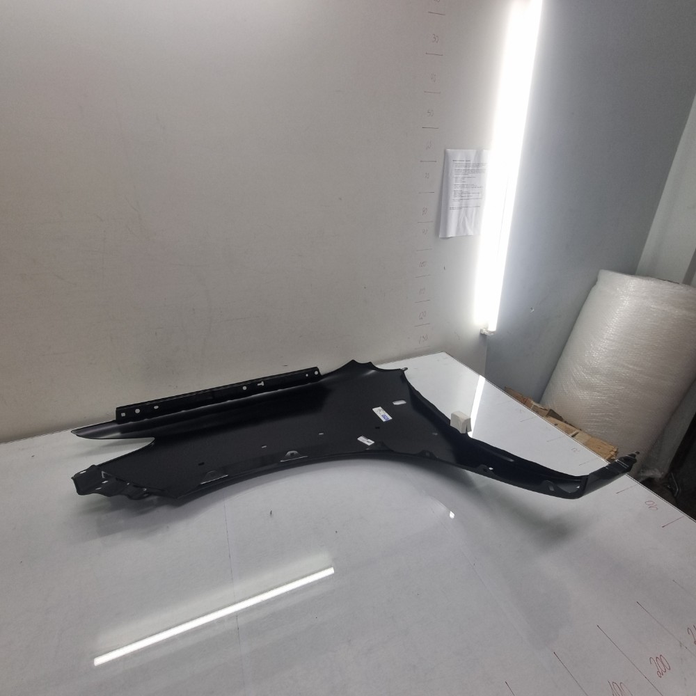 Paralama Direito Toyota Hilux 2012/2015 C/Furo Pisca S/Furo Moldura 4