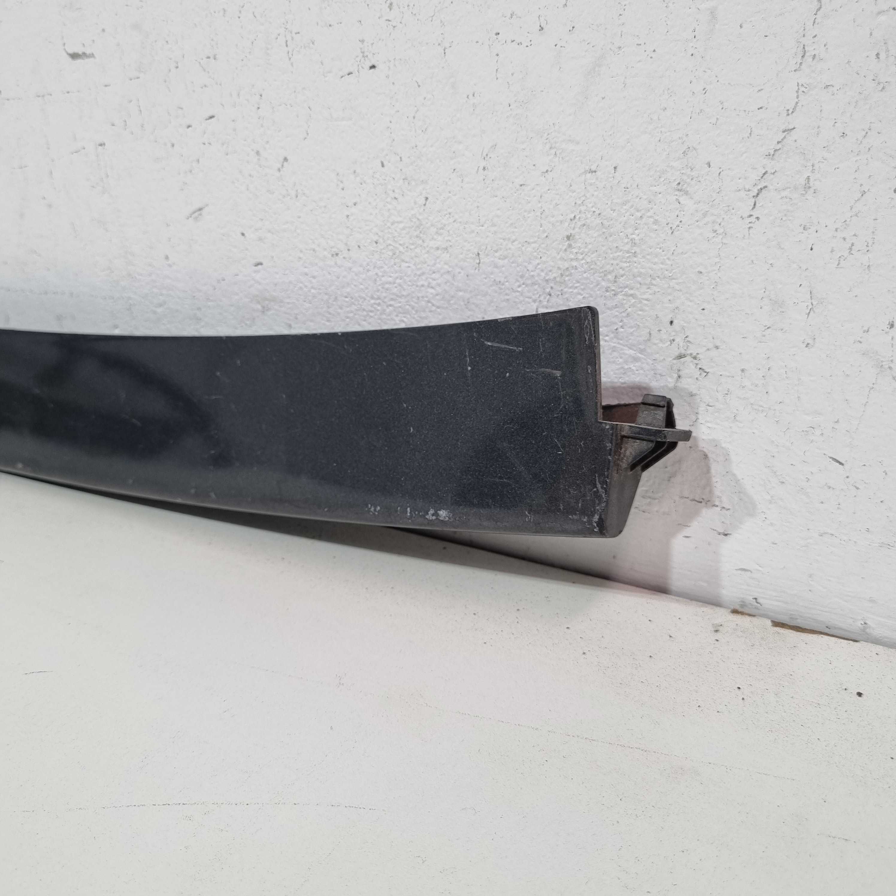 Moldura Inferior Da Grade Central Citroën Aircross 2011/2015 Cinza 2