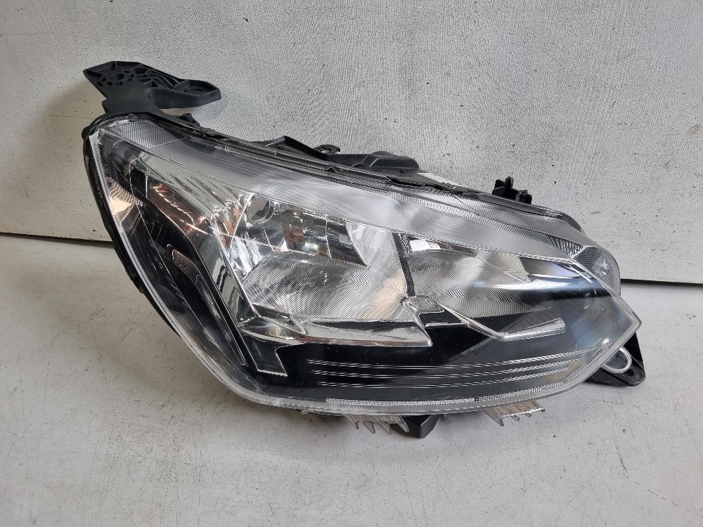 Farol Direito  Peugeot  208 2020 / 2024 Recuperado Original. Direito/passageiro 1