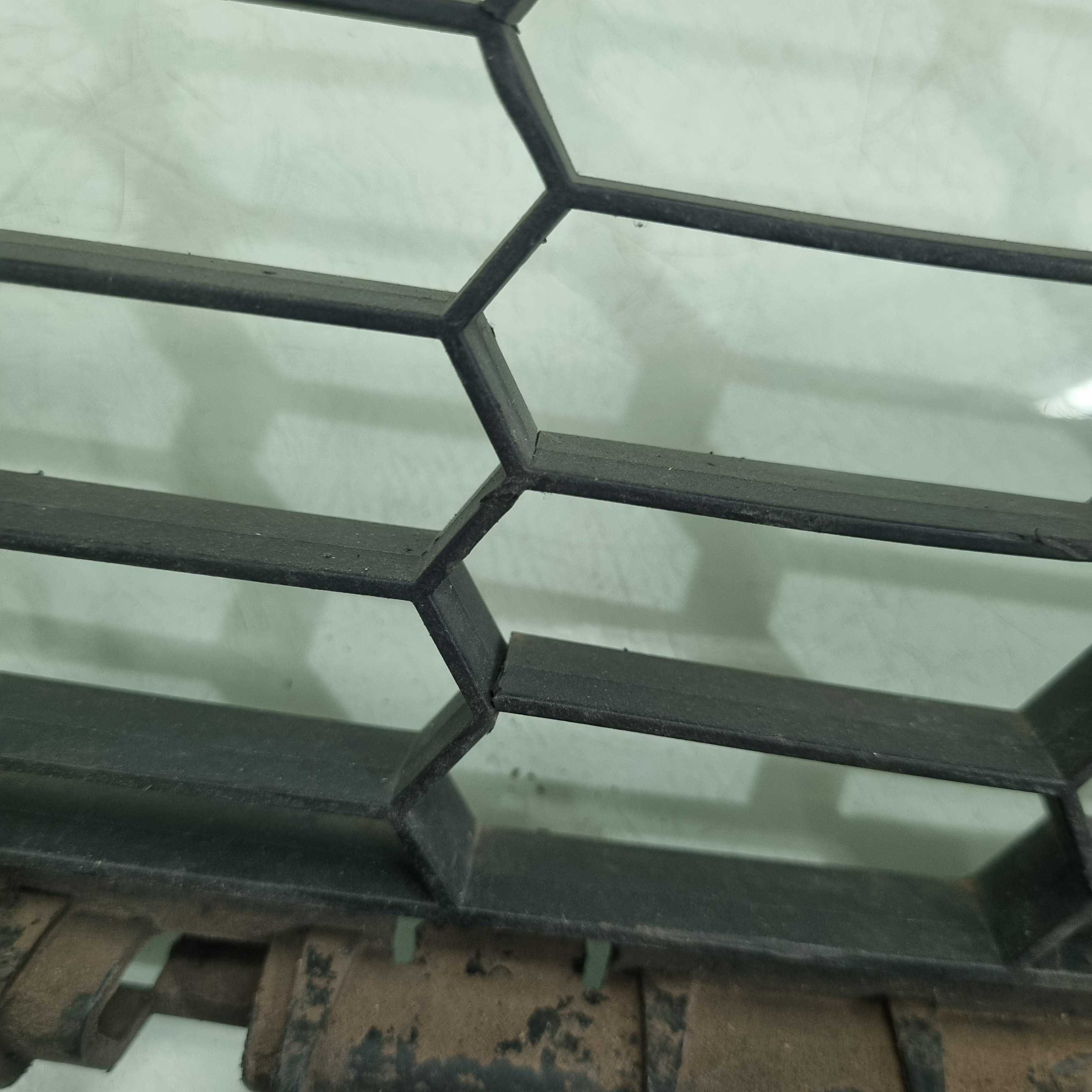 Grade Inferior Para-choque Diant. Sandero 2012/2014 Seminova 5