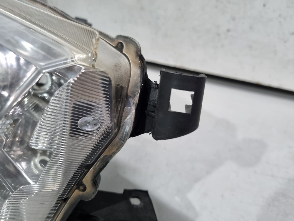 Farol Direito Toyota Hilux 2016/2019 Recuperado Direito/passageiro 7