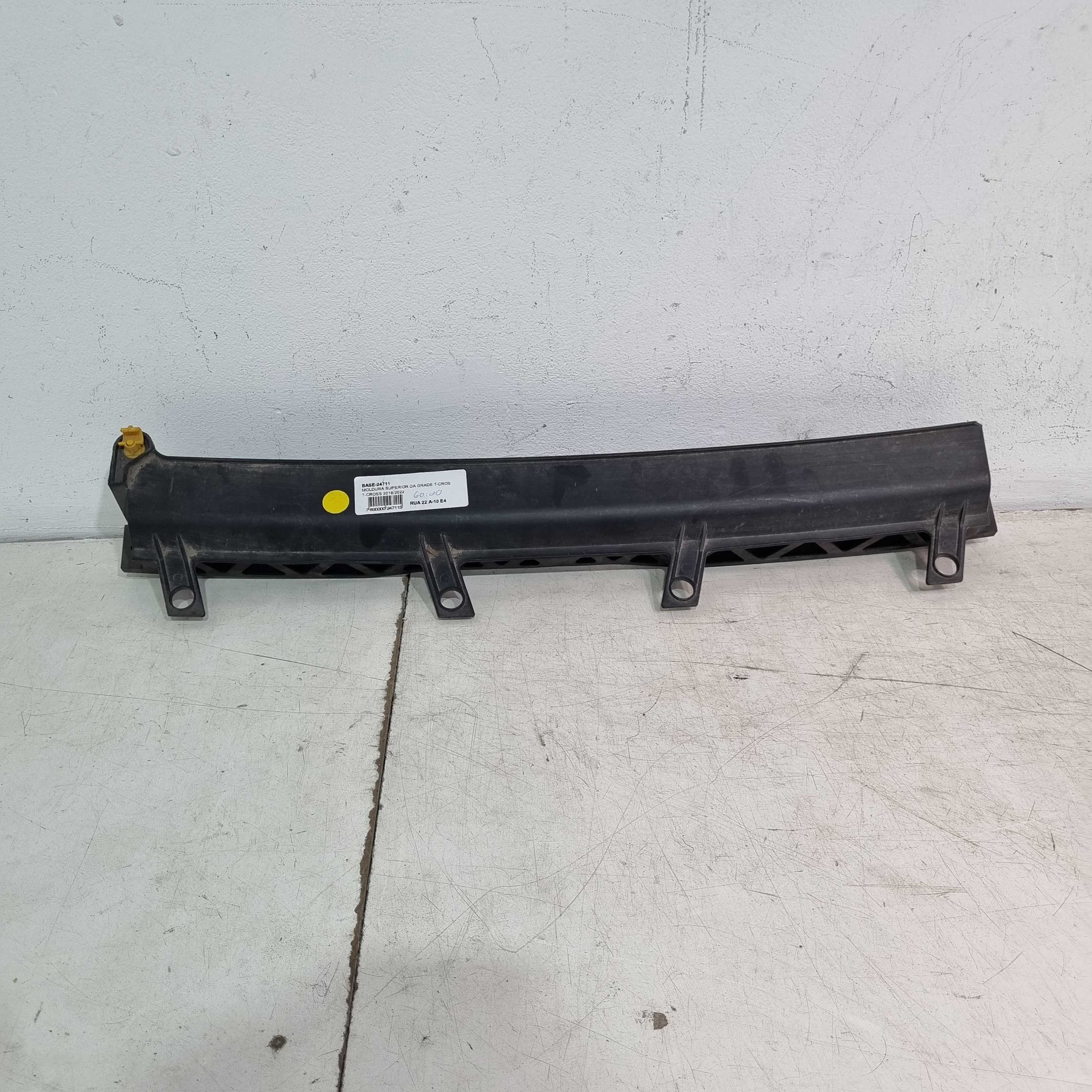 Moldura Superior Da Grade Volkswagen T-cross 2018/2022 Preto 1