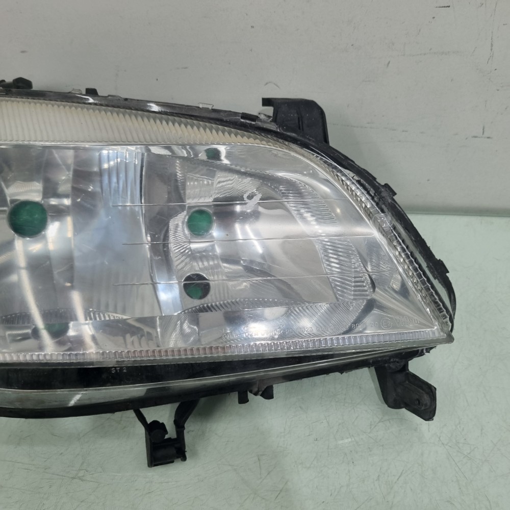 Farol Do Lado Direito Chevrolet Zafira Modelos 2001/2012 Direito/passageiro 2