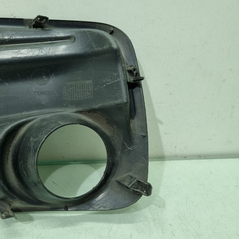 Moldura Cibié Do Lado Direito Toyota Etios 2017/2020 4