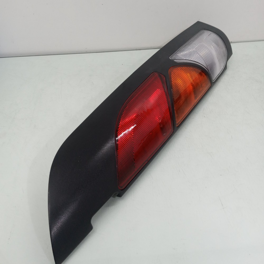 Lanterna Do Lado Direito Fiat Doblo Modelos 2005/2012 Direito/passageiro 3
