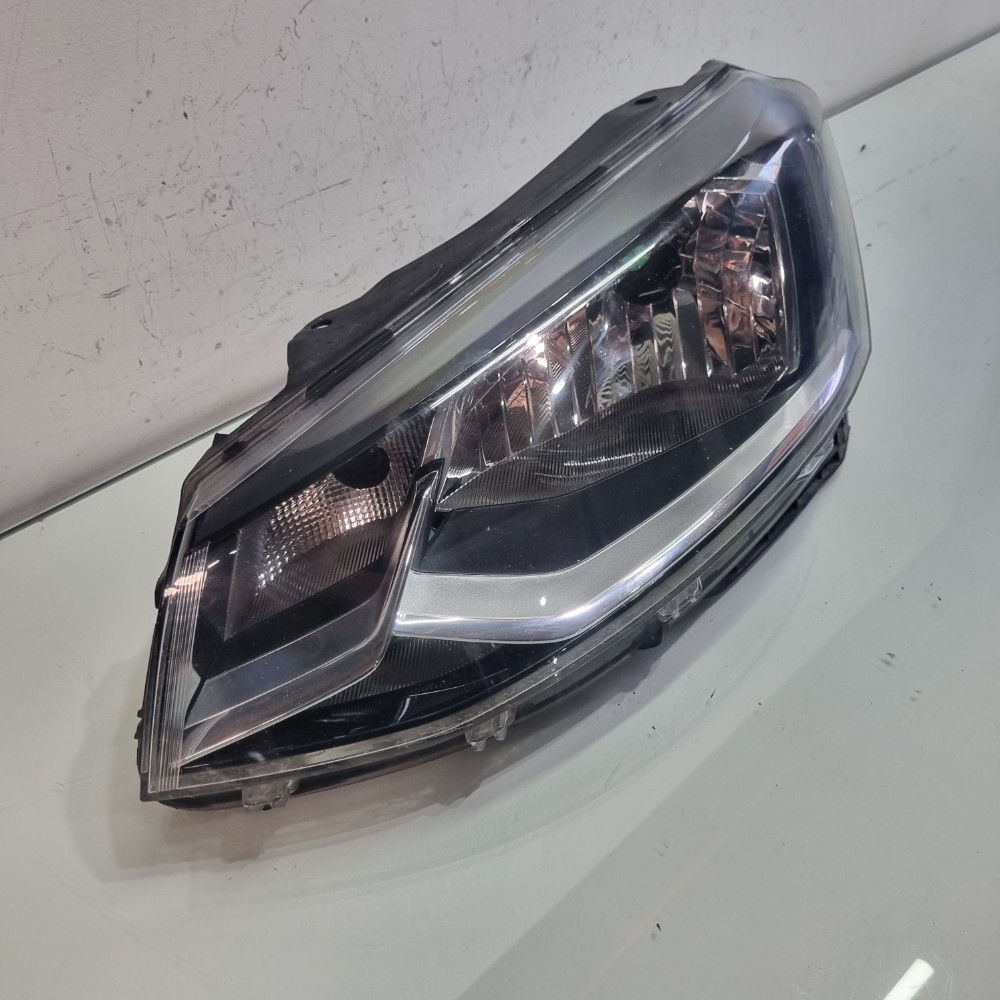 Farol C/friso Prata Do Lado Esquerdo Volkswagen G7 2016/2018 Esquerdo/motorista 6