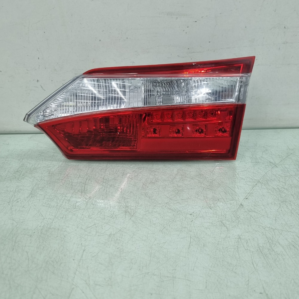 Lanterna Traseira Direita Tampa Corolla 2015/2018 Recuperado 1