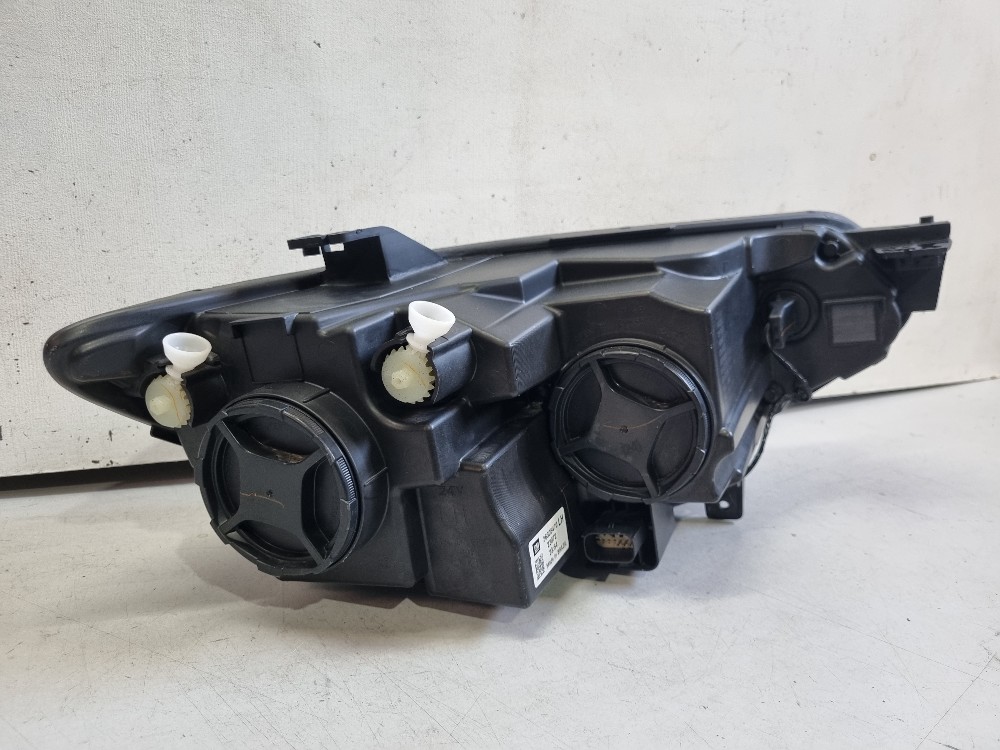 Farol Esquerdo Chevrolet Tracker 2020/2024 Recuperado Origi. Esquerdo/motorista 4