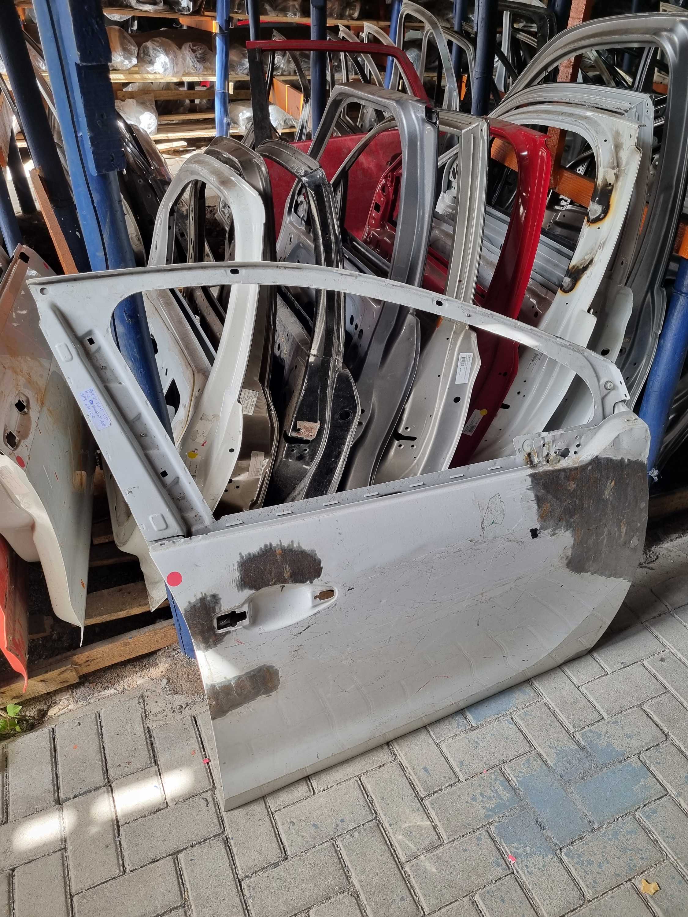 Porta dianteira lado direito recuperada 208 2013/2019 1
