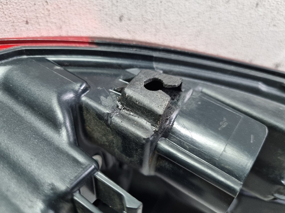 Lanterna direita Toyota Corolla 2021/2023 usada original 7