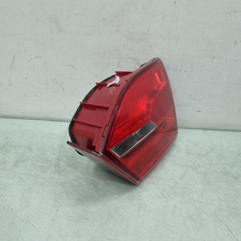 Lanterna Direita Tampa Volkswagen 2011/2015 Direito/passageiro 3