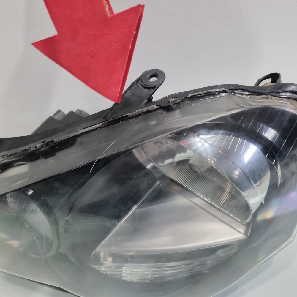 Farol Do Lado Esquerdo Volkswagen Polo Modelos 2010/2014 Esquerdo/motorista 2