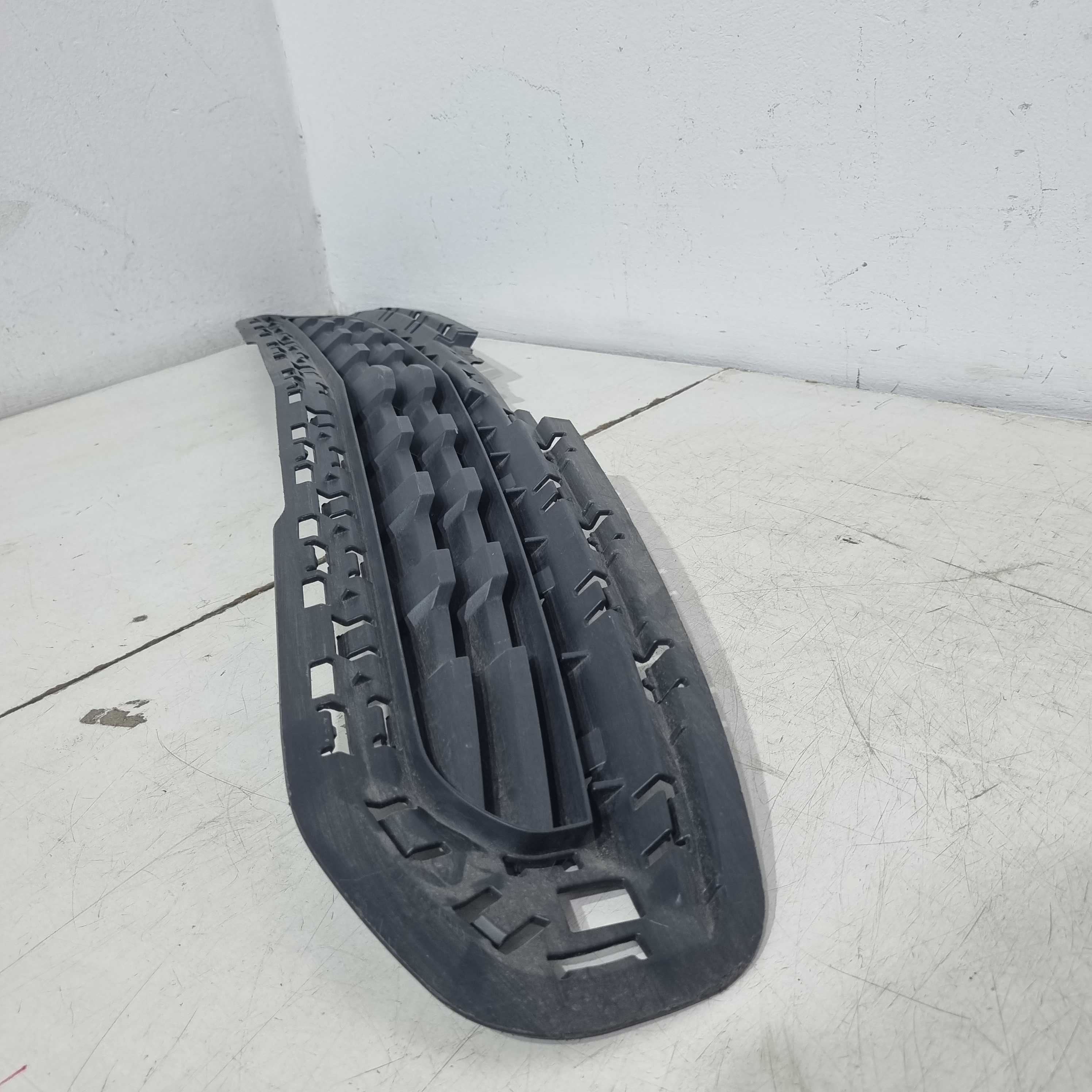 Grade Superior Para-choque Chevrolet Spin Modelos 2013/2018 Preta 3