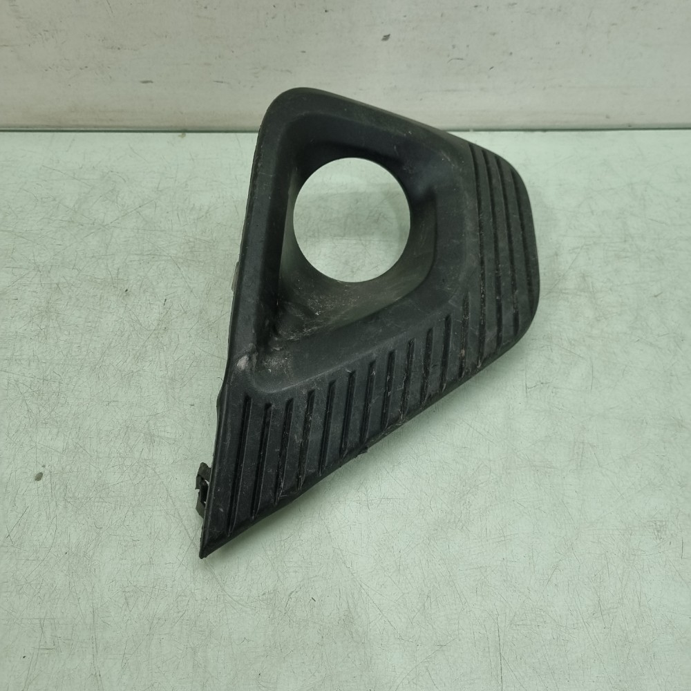 Moldura Do Cibié Esquerda Fiat Fiorino 2021/2024 Recuperada 3