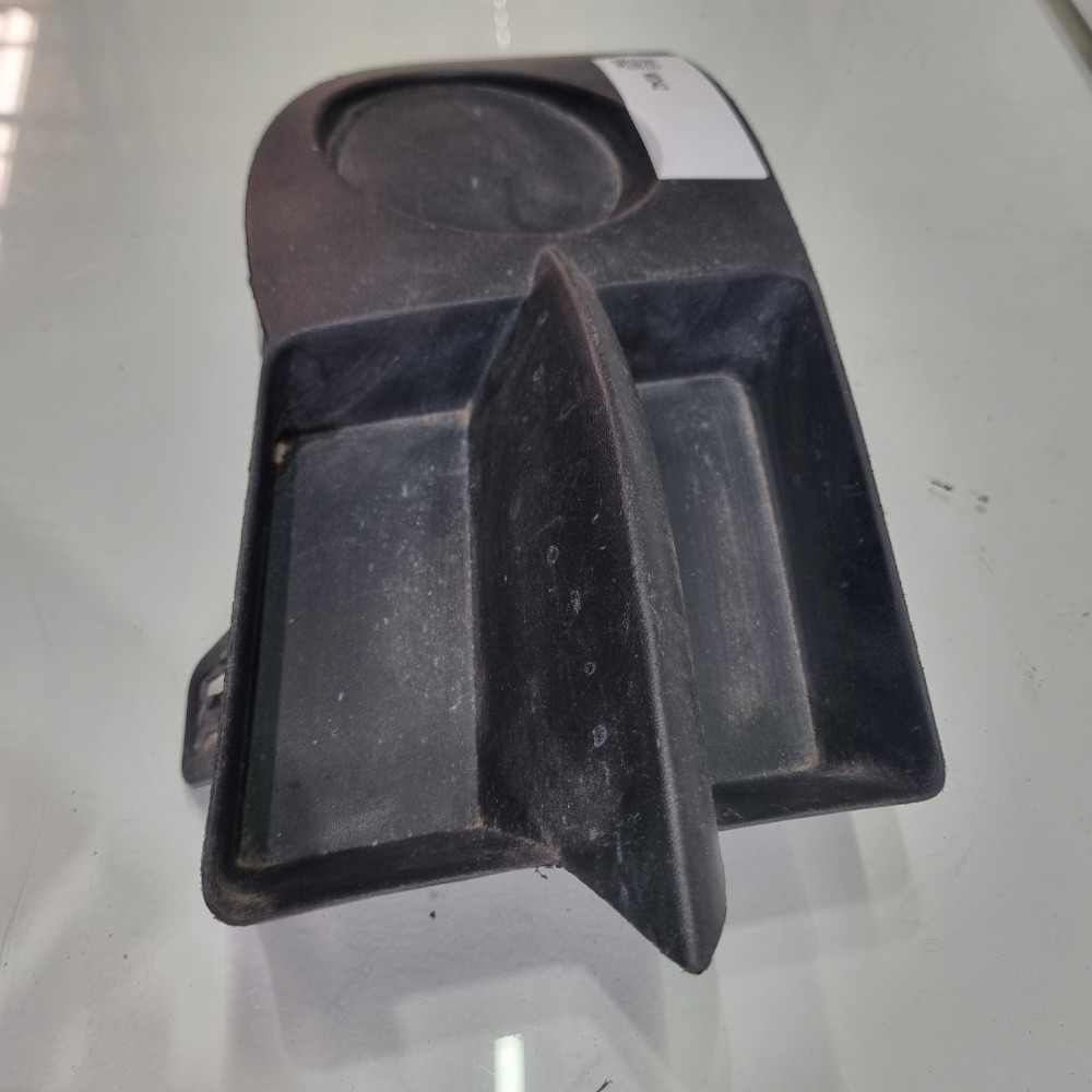 Moldura Direita Grade Milha Clio S Furo Original Direito 4