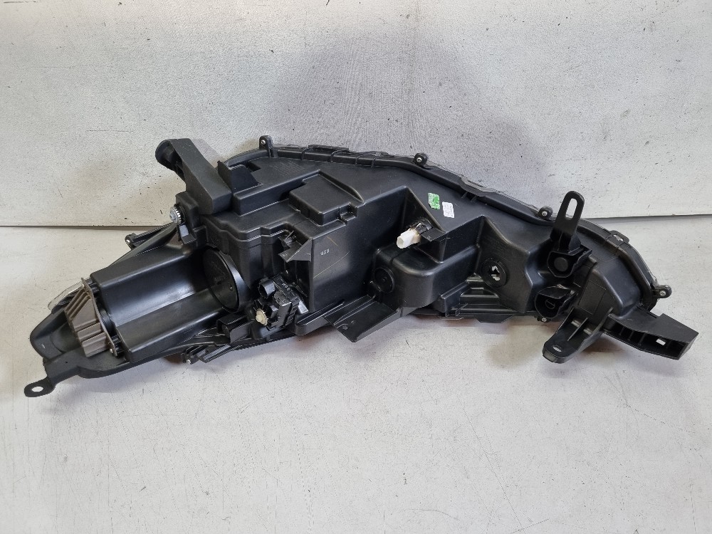 Farol Direito Do Toyota Corolla Cross 2023/2025 Recuperado. Direito/passageiro 6